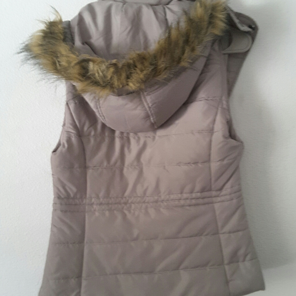 Puff vest - Picture 2 of 3